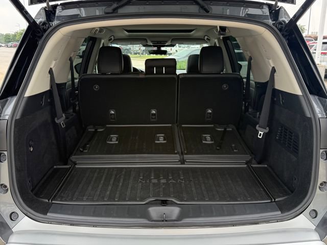 Used 2025 Nissan Pathfinder Platinum w/ Cargo Package AWD/4WD image 26