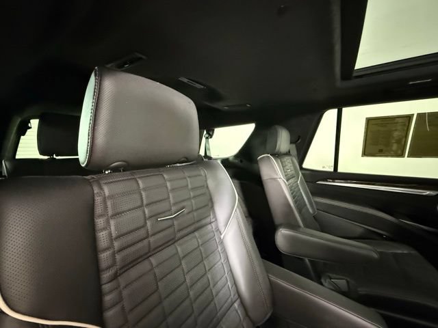 Certified 2025 Cadillac Escalade Sport Platinum w/ LPO, ONYX Package AWD/4WD image 27