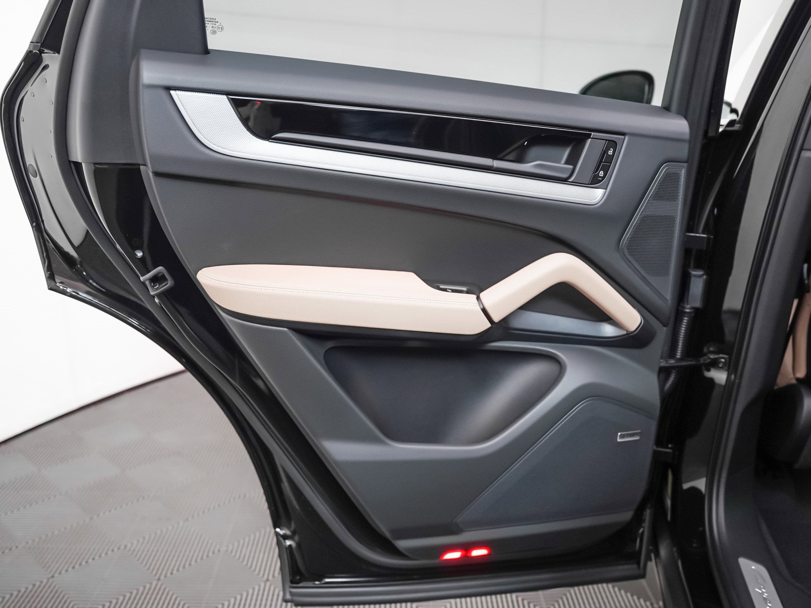 New 2026 Porsche Cayenne image 25