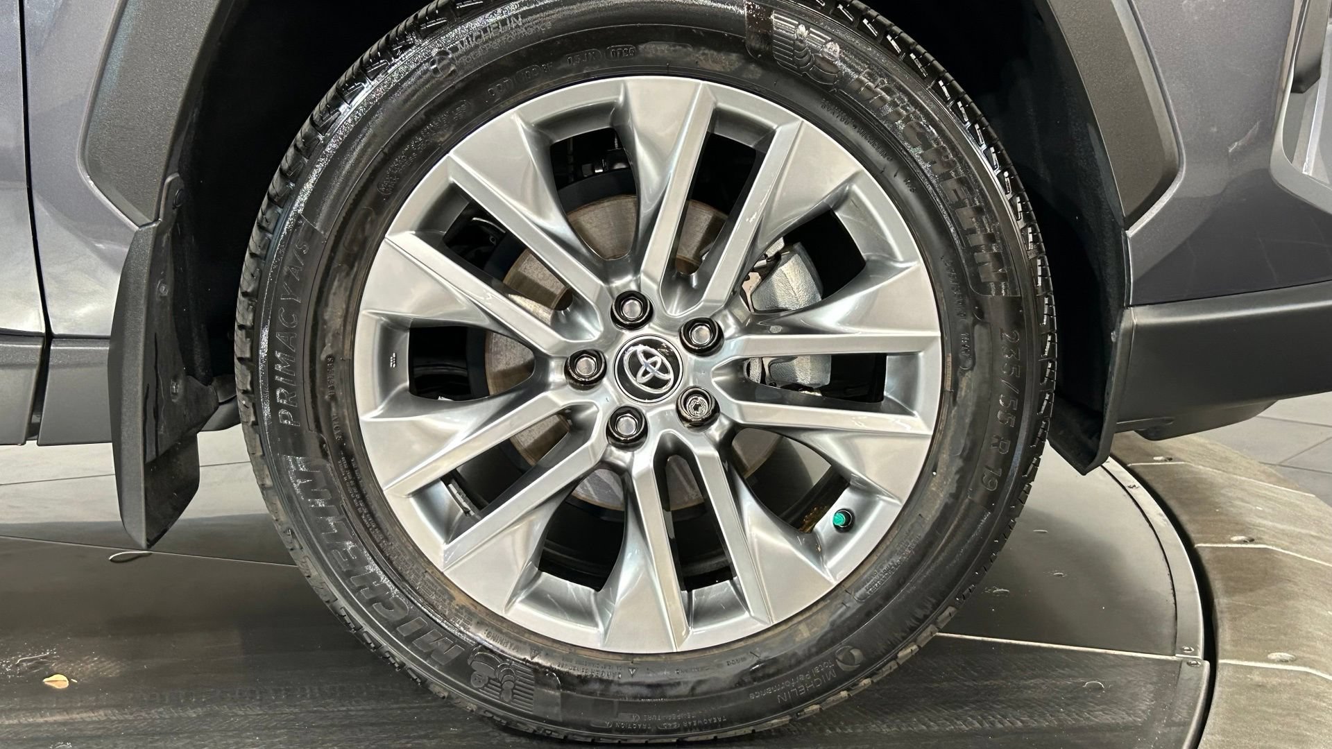 Used 2025 Toyota RAV4 Limited FWD image 25