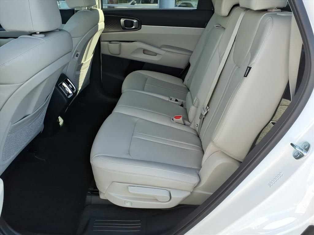 New 2026 Kia Sorento S w/ S Panoramic Sunroof Package FWD image 10