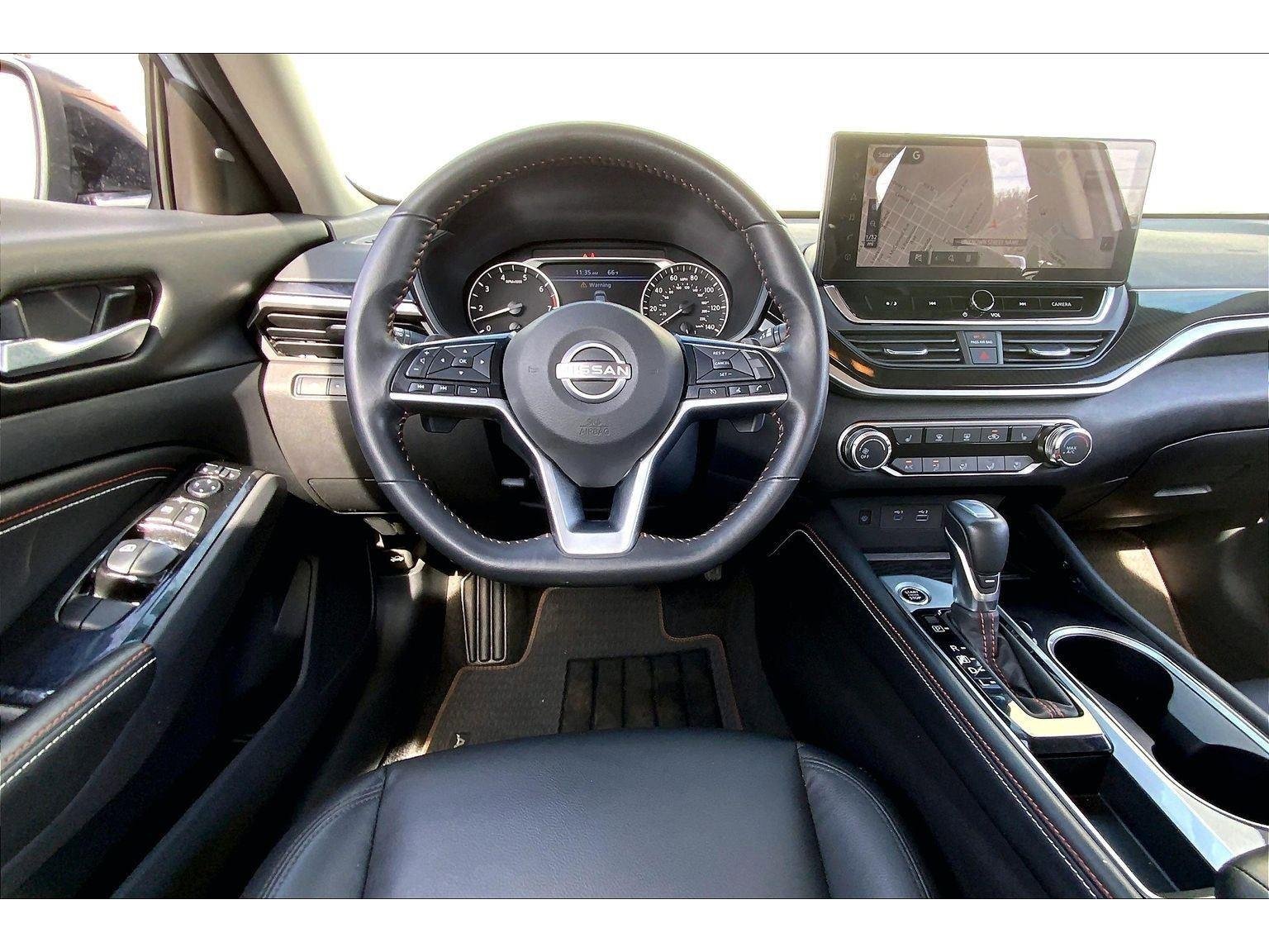 Used 2023 Nissan Altima 2.5 SR w/ SR Premium Package image 5
