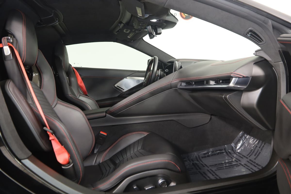 Used 2021 Chevrolet Corvette Stingray Premium Cpe w/ Z51 Performance Package RWD image 15
