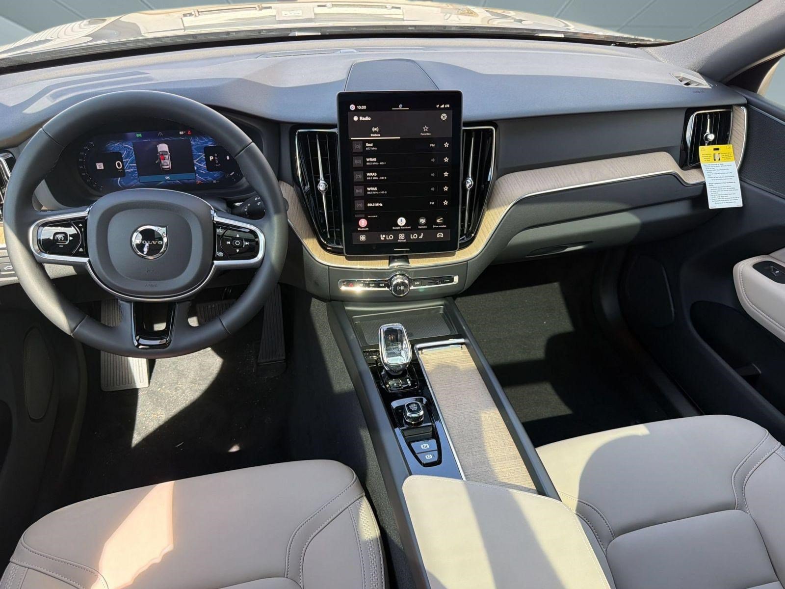 New 2026 Volvo XC60 B5 Core w/ Climate Package AWD/4WD image 15