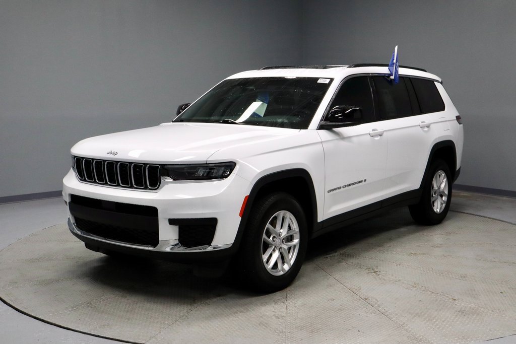 Used 2025 Jeep Grand Cherokee L Laredo w/ Luxury Tech Group I image 8