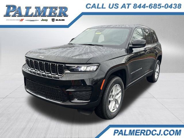 New 2025 Jeep Grand Cherokee Laredo image 1