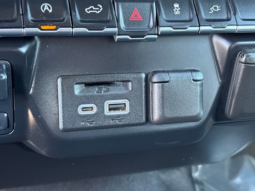 Used 2020 Chevrolet Silverado 1500 LT w/ Texas Edition image 26