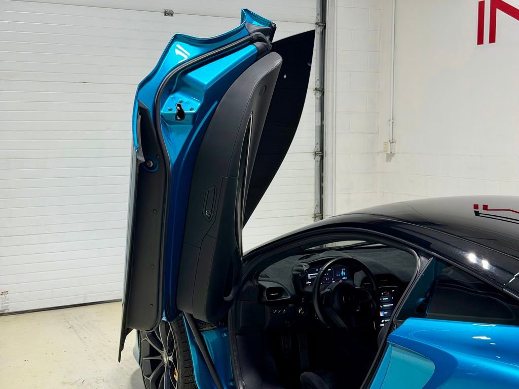 Used 2023 McLaren Artura image 28