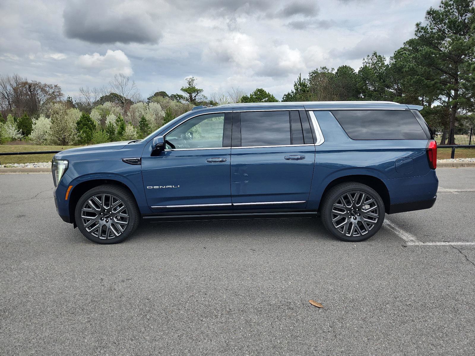 New 2026 GMC Yukon XL Denali Ultimate image 2