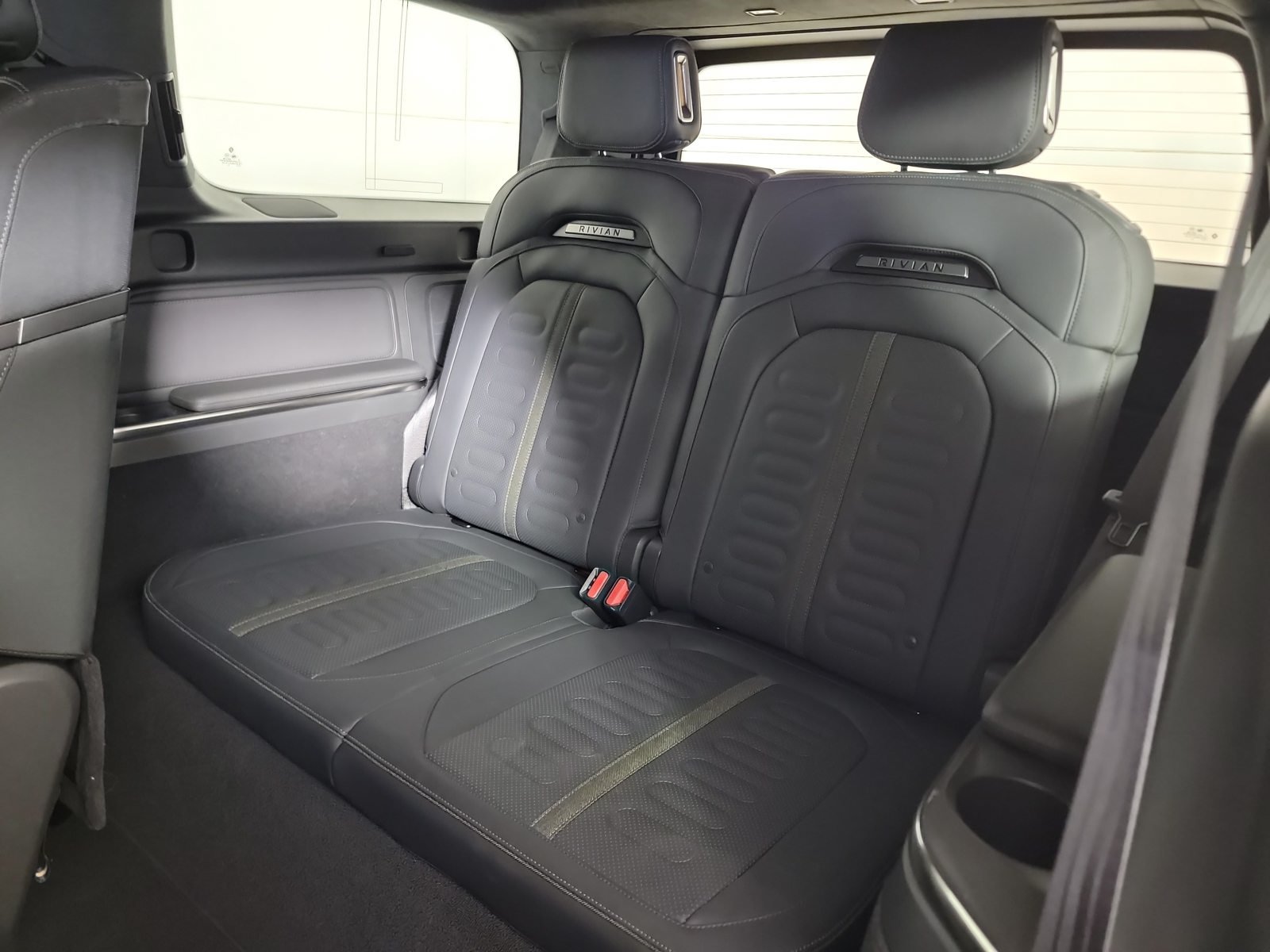 Used 2024 Rivian R1S Adventure Quad AWD/4WD image 22