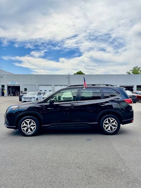 Used 2023 Subaru Forester Premium AWD/4WD image 4
