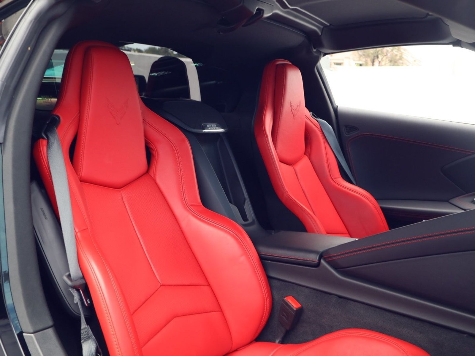 Used 2025 Chevrolet Corvette Z06 RWD image 23