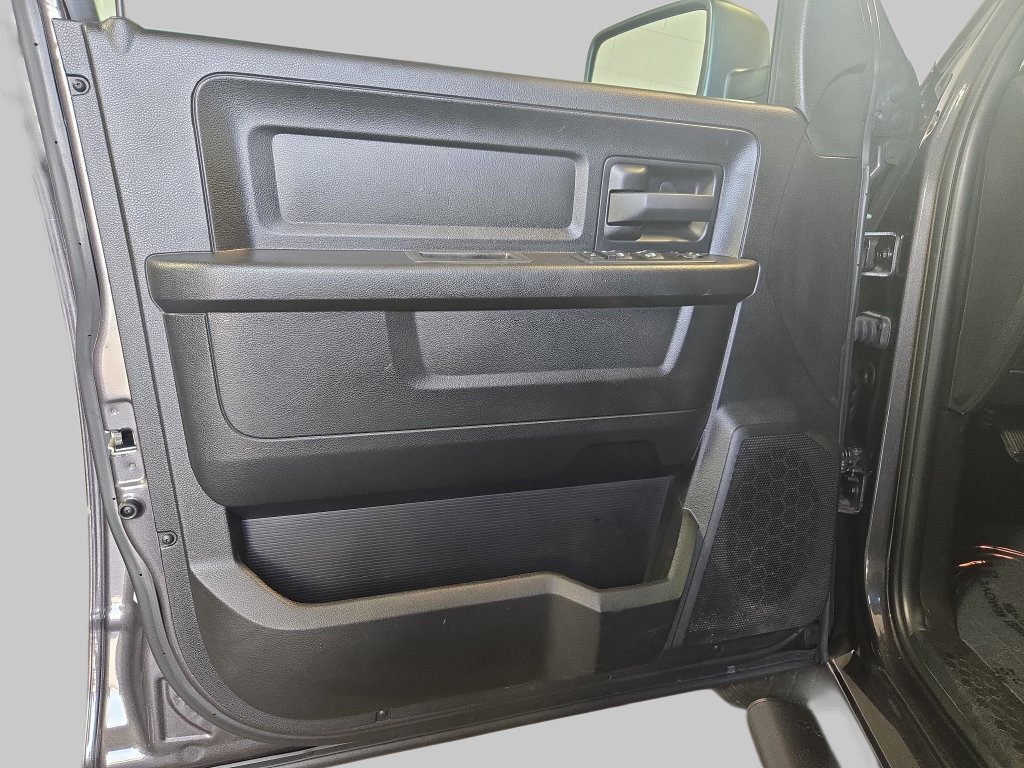 Used 2021 RAM 1500 Express w/ Wheel & Sound Group AWD/4WD image 30