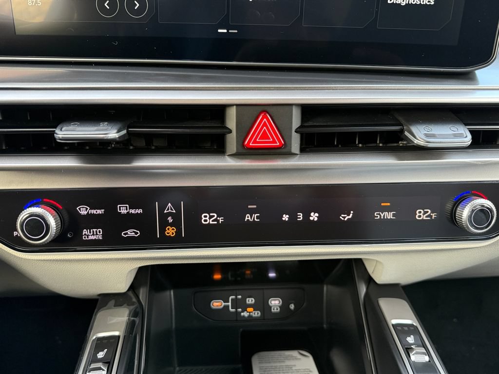New 2026 Kia Sorento S w/ S Panoramic Sunroof Package FWD image 16