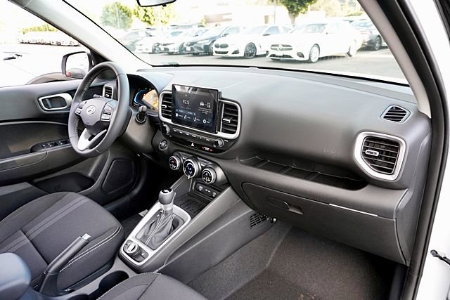 New 2026 Hyundai Venue SEL FWD image 11