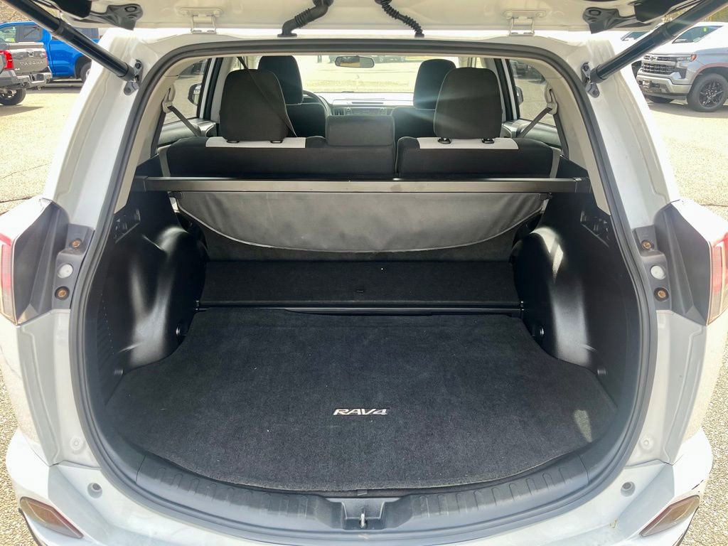 Used 2016 Toyota RAV4 XLE image 5