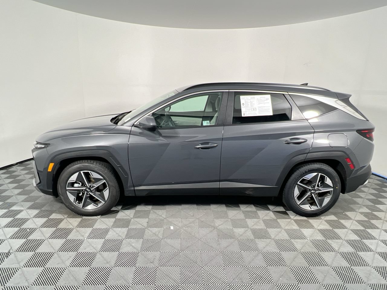 Used 2025 Hyundai Tucson SEL FWD image 6