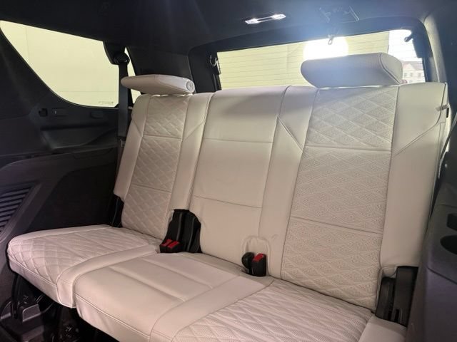 Used 2025 Cadillac Escalade Sport Platinum w/ LPO, Floor Liner Package AWD/4WD image 18