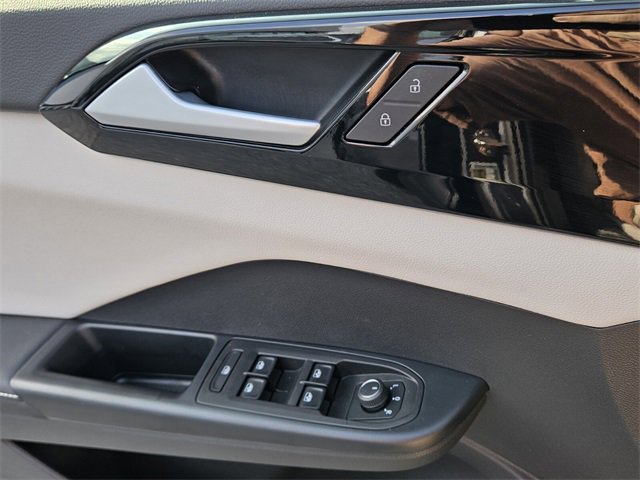 Used 2025 Volkswagen Taos S image 29