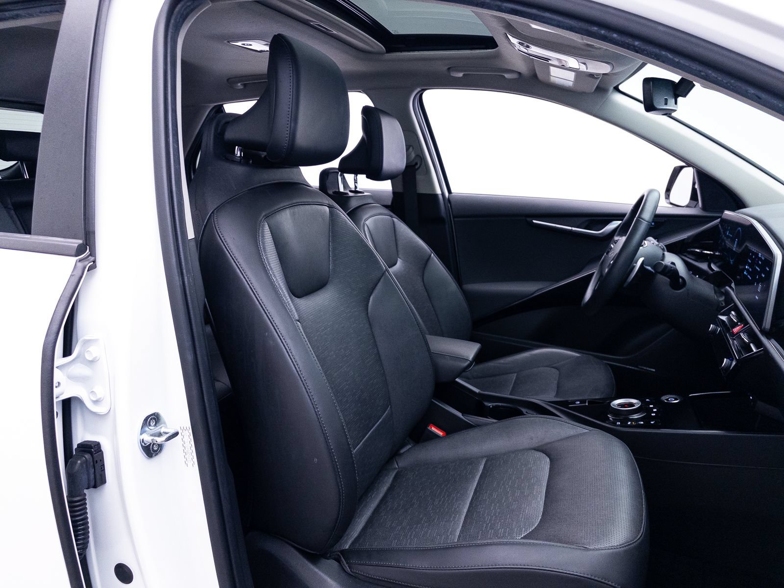 Certified 2023 Kia Niro Wave FWD image 37