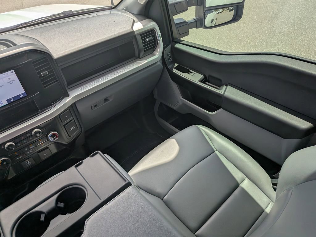 Used 2025 Ford F350 XL w/ XL Chrome Package image 18