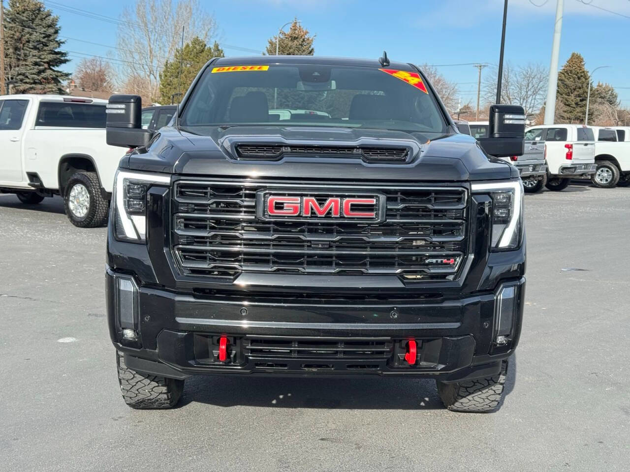 Used 2024 GMC Sierra 2500 AT4 AWD/4WD image 2