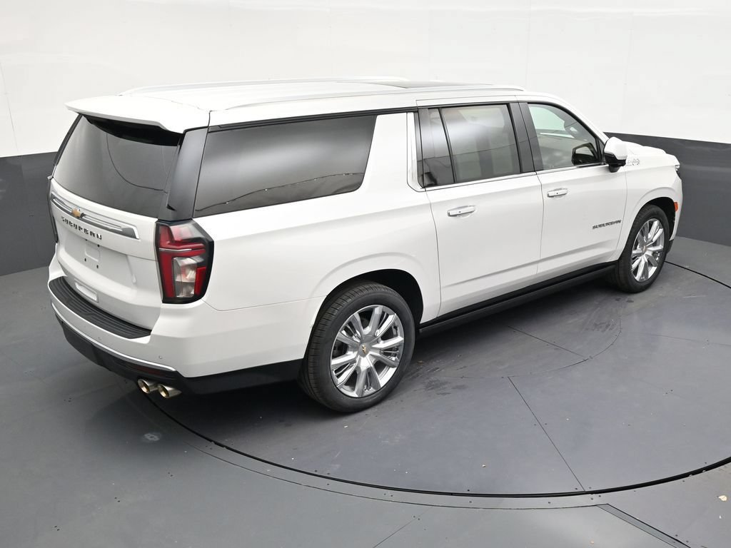 Used 2023 Chevrolet Suburban High Country RWD image 16