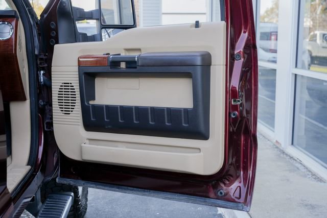 Used 2016 Ford F250 King Ranch w/ King Ranch w/Chrome Package AWD/4WD image 33