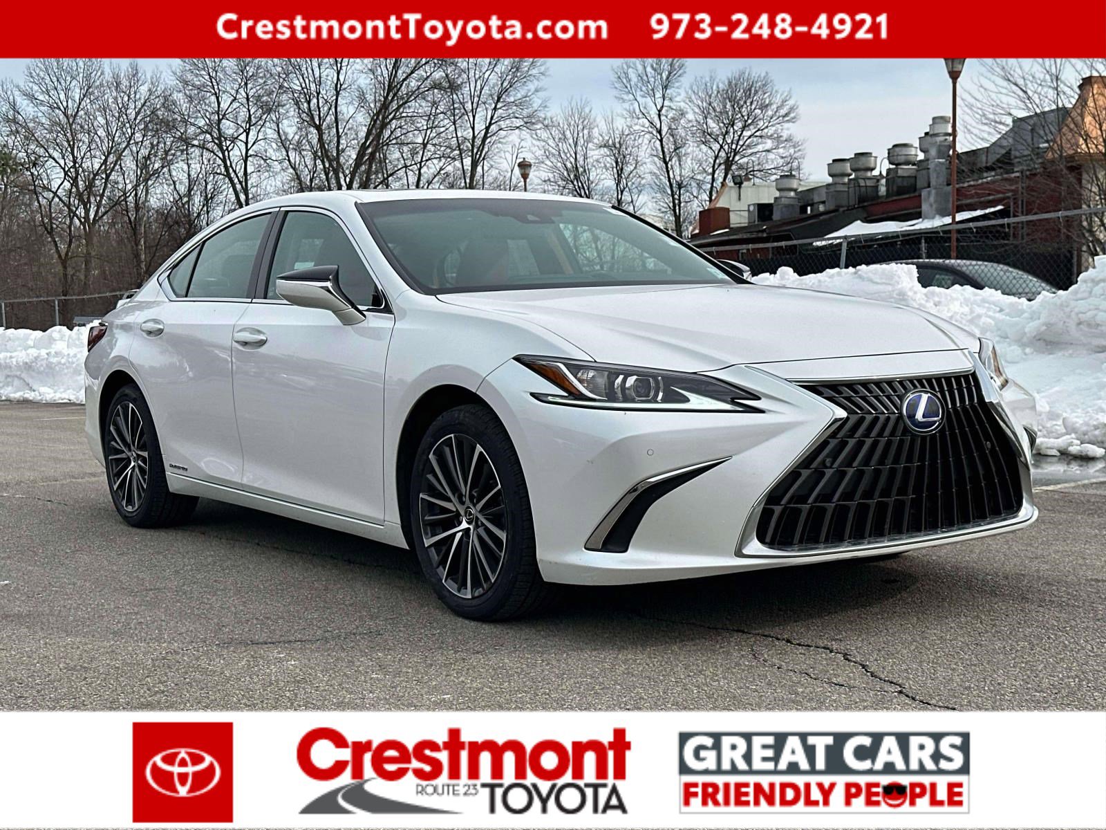 Used 2022 Lexus ES 300h w/ Premium Package image 2