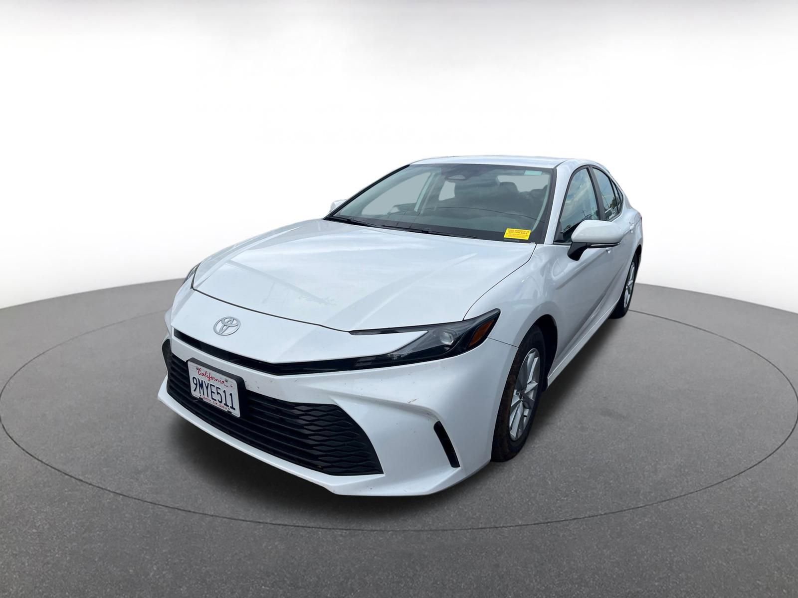 Used 2025 Toyota Camry LE image 9