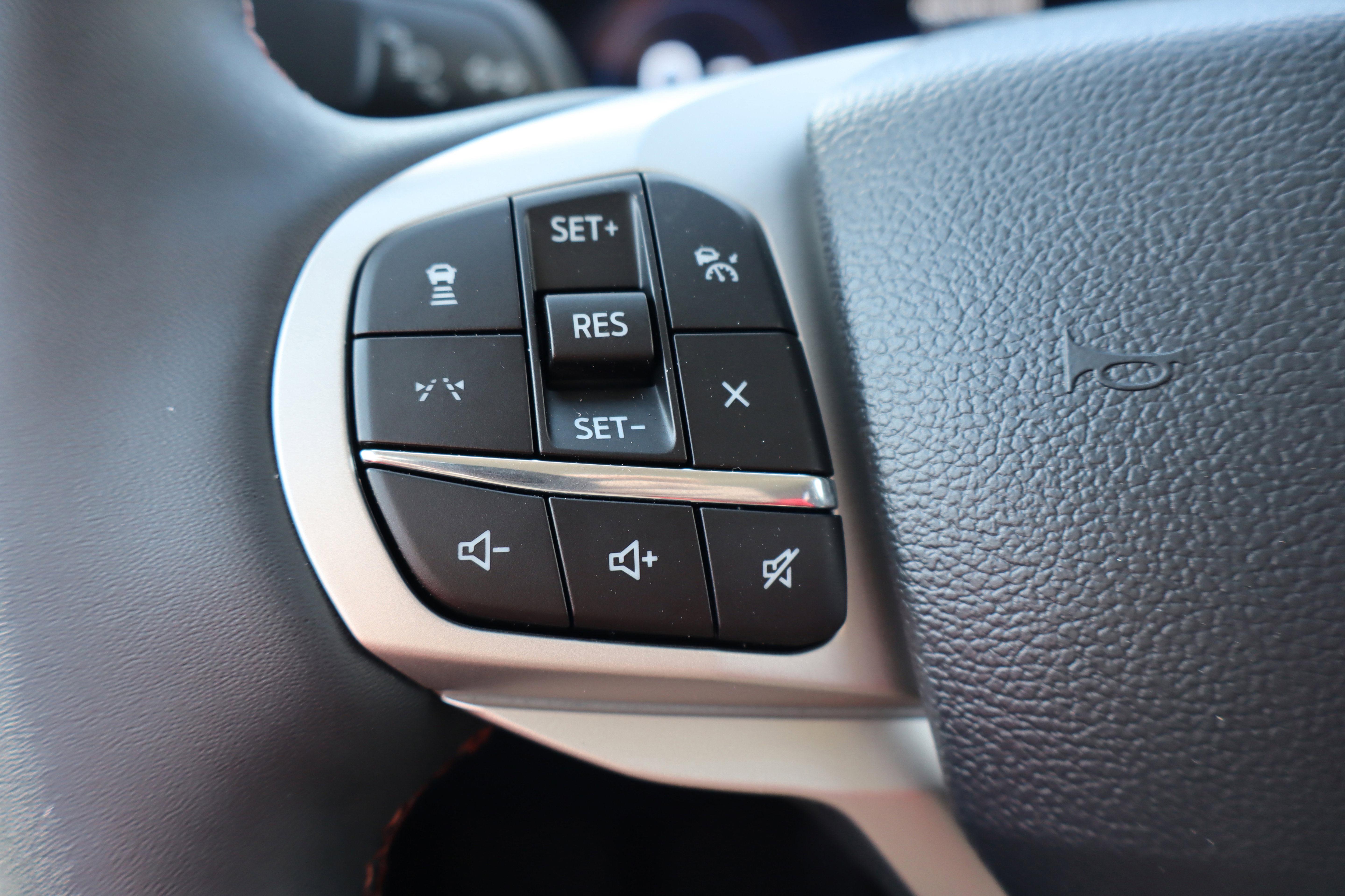 New 2026 Ford Explorer Active w/ Active Comfort Package image 17