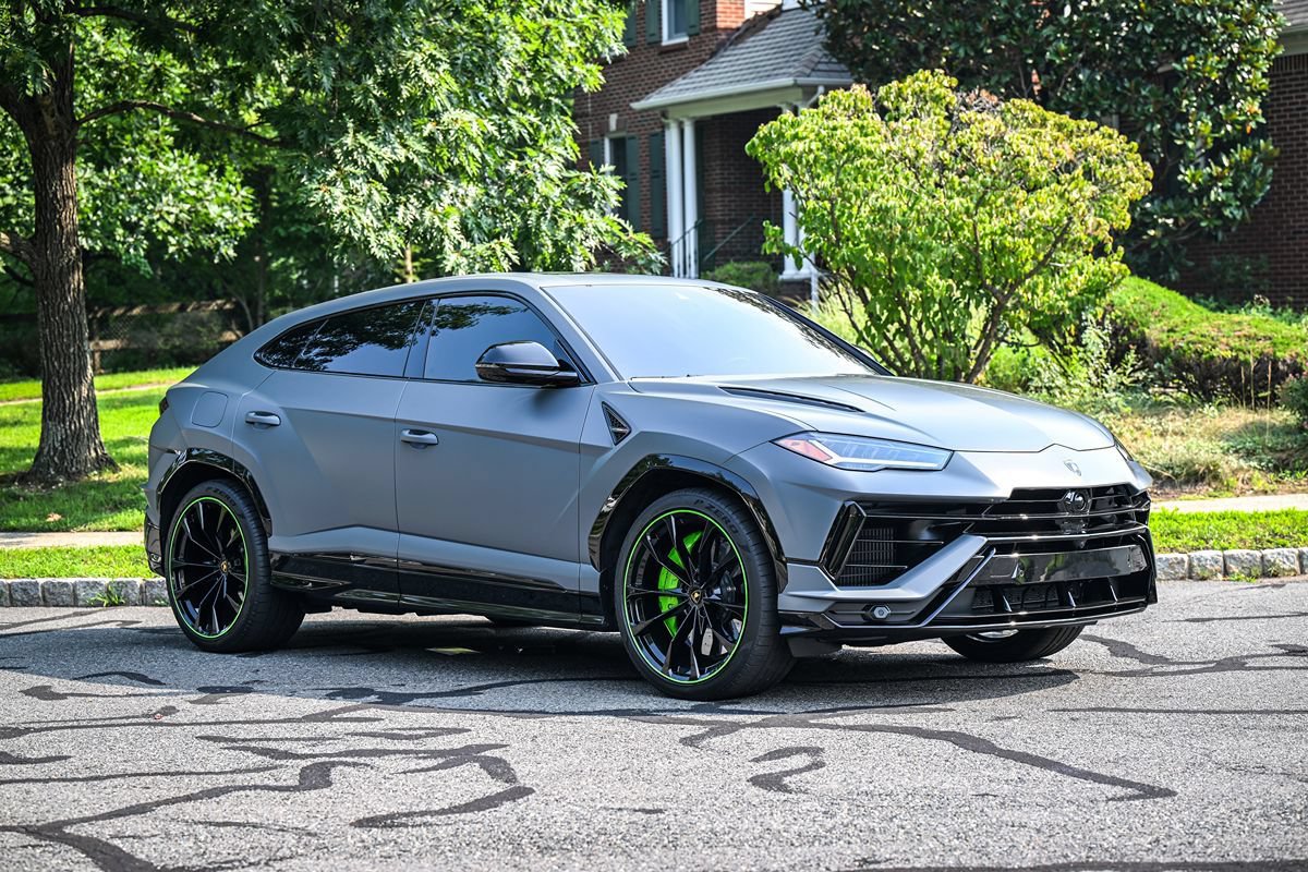 Used 2024 Lamborghini Urus S AWD/4WD image 2