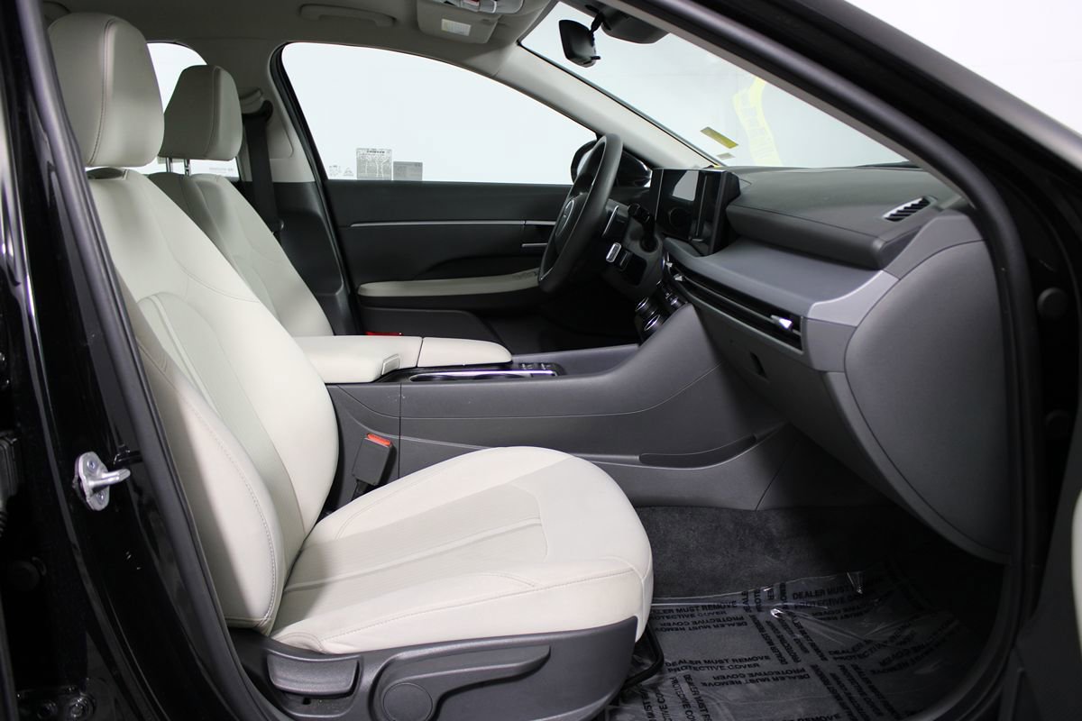Used 2025 Hyundai Sonata SEL FWD image 12