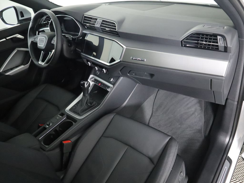 Certified 2025 Audi Q3 2.0T Premium w/ Convenience Package image 17