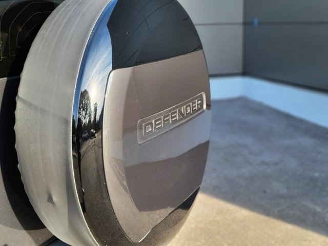 Used 2025 Land Rover Defender 110 S image 42