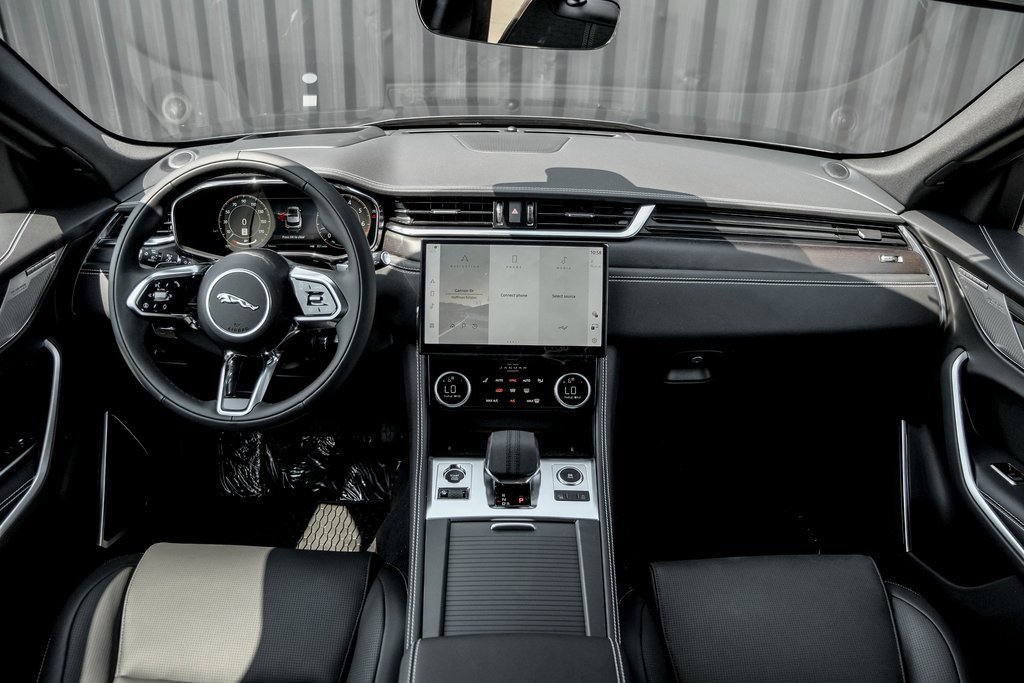 New 2026 Jaguar F-PACE R-Dynamic S image 19