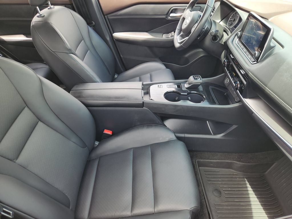 Used 2023 Nissan Rogue SV w/ SV Premium B Package FWD image 10