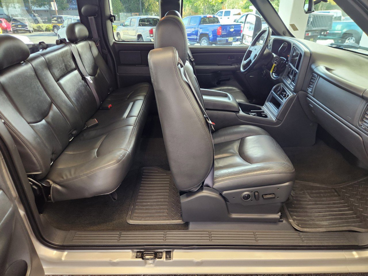 Used 2007 GMC Sierra 2500 SLT w/ Heavy-Duty Power Package image 10