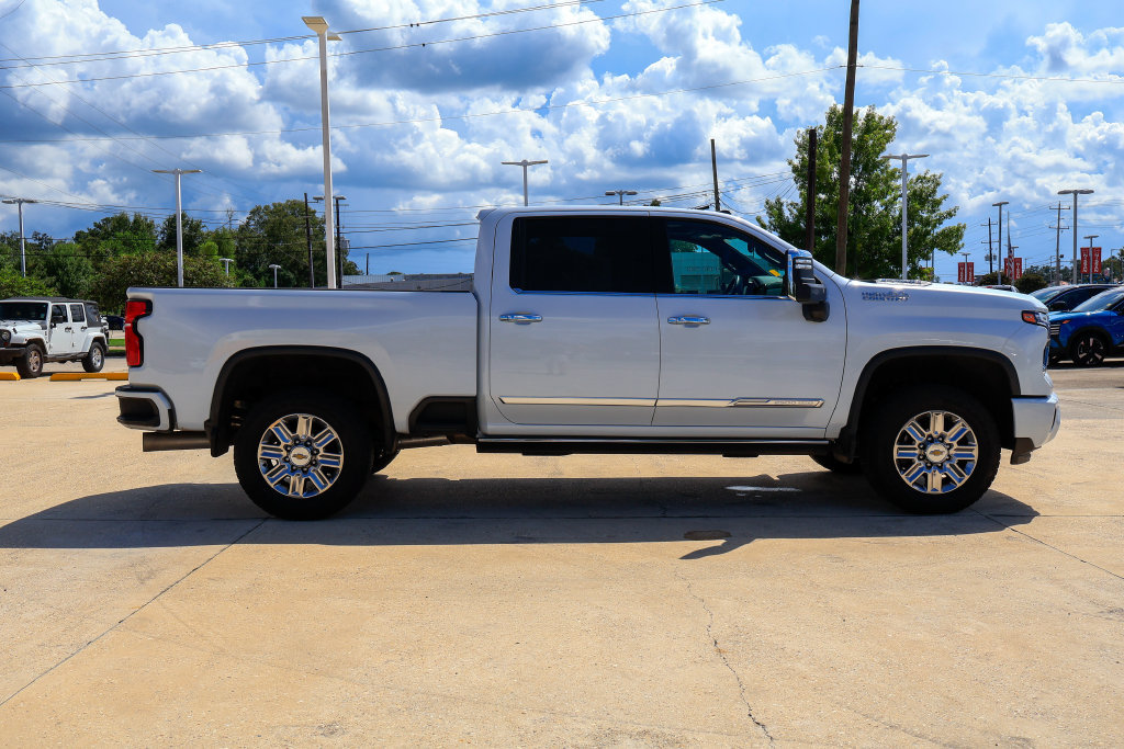 Used 2026 Chevrolet Silverado 2500 High Country w/ High Country Premium Package AWD/4WD image 22