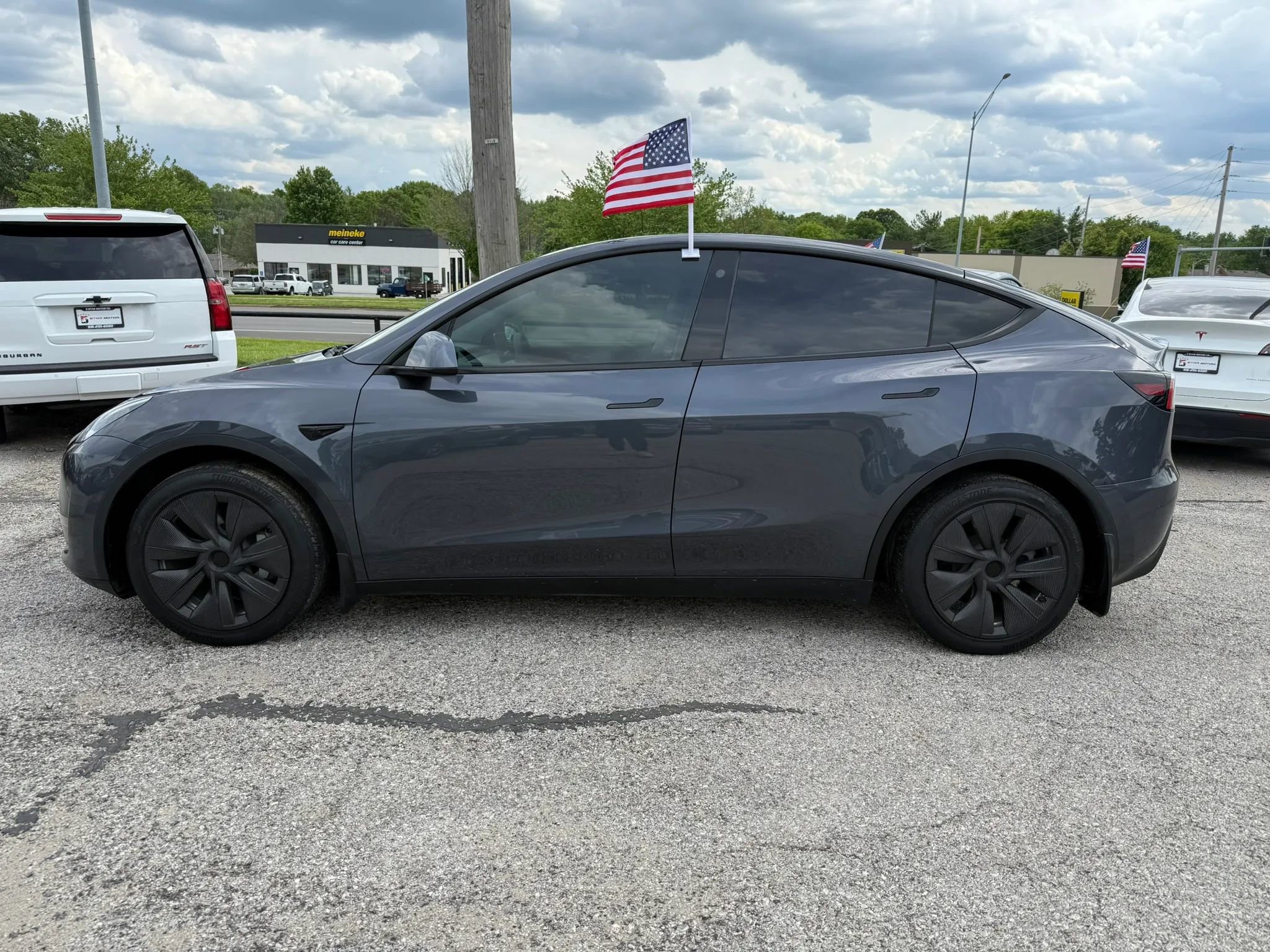 Used 2021 Tesla Model Y Long Range AWD/4WD image 7