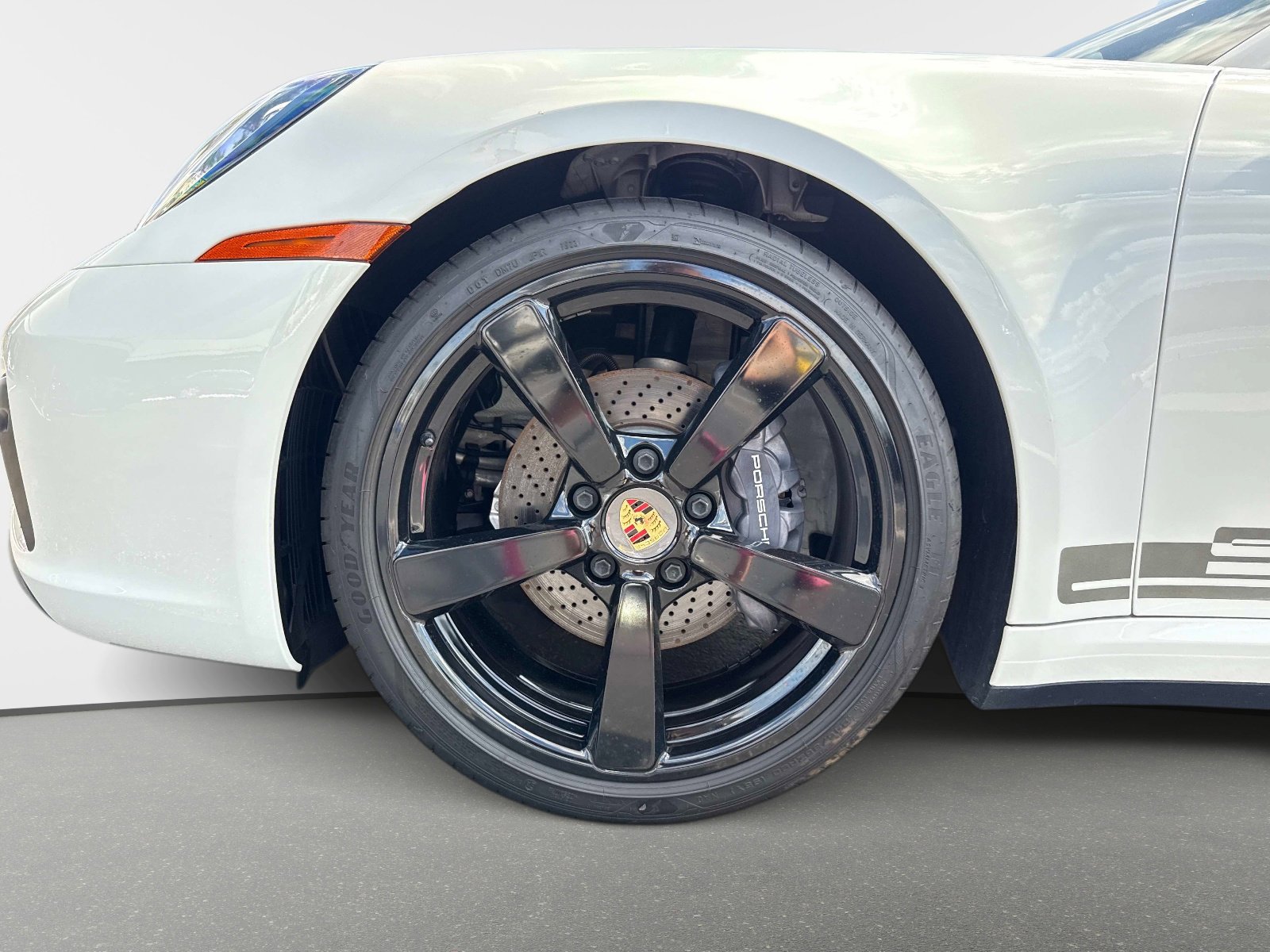 Used 2023 Porsche 911 Carrera T image 13