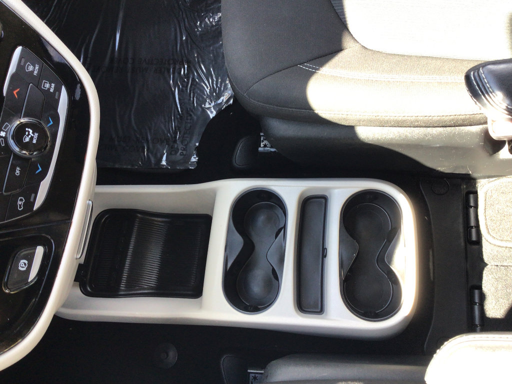 Used 2023 Chrysler Voyager LX image 11