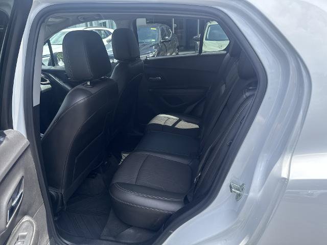 Certified 2020 Chevrolet Trax LT w/ Redline Edition AWD/4WD image 17