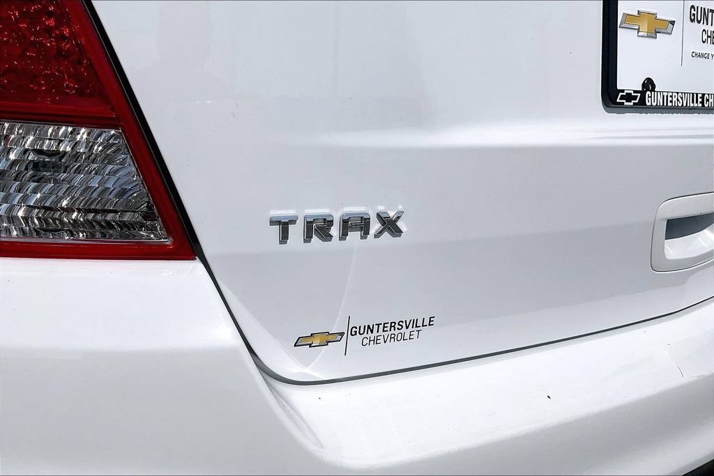Used 2022 Chevrolet Trax LS w/ Tint and Cruise Package FWD image 8