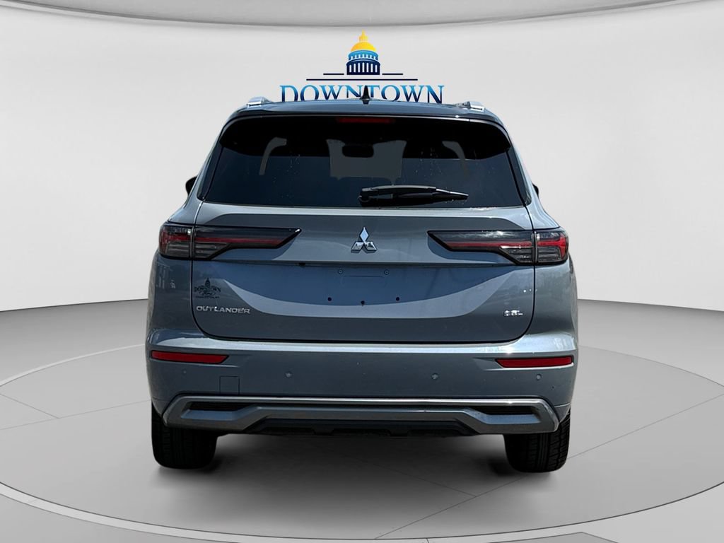 Used 2025 Mitsubishi Outlander SEL FWD image 4
