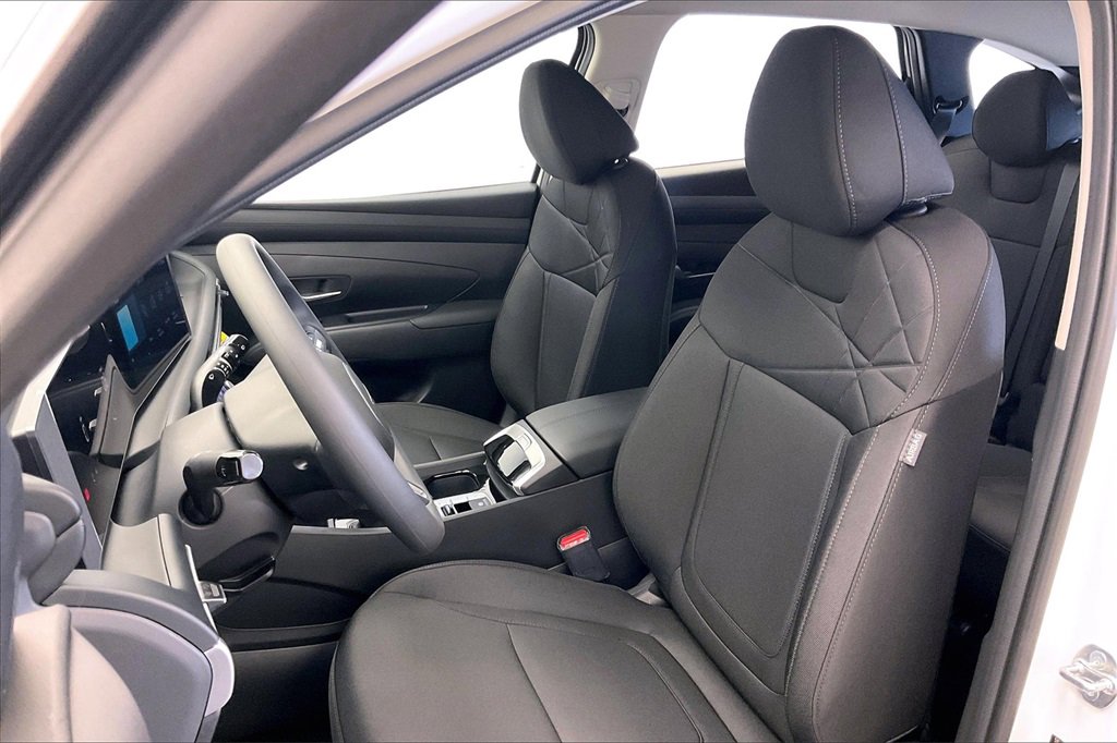 New 2025 Hyundai Tucson SE image 9