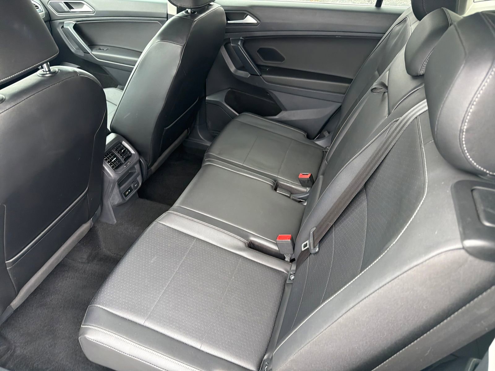 Used 2019 Volkswagen Tiguan SE image 22