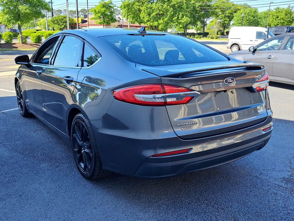 Used 2020 Ford Fusion SE w/ Equipment Group 151A FWD image 4