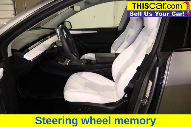 Used 2025 Tesla Model Y Long Range image 16