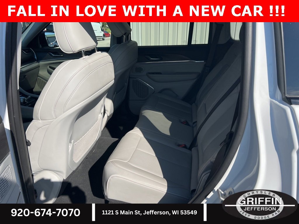Used 2023 Jeep Grand Cherokee Overland image 16